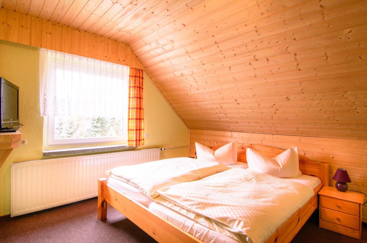 Ferienhotel Goldhuebel ノイハウゼン エクステリア 写真
