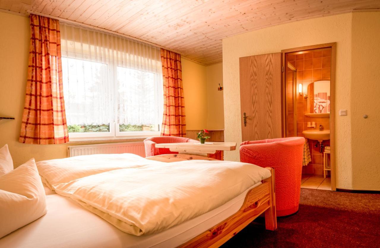 Ferienhotel Goldhuebel ノイハウゼン エクステリア 写真